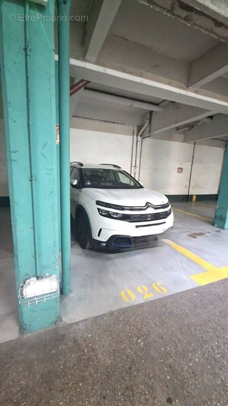 Parking à PARIS-14E