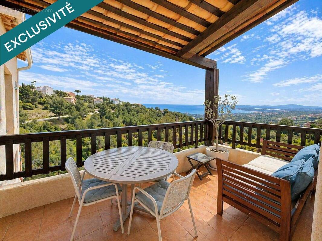 Photo 1 - Appartement à ROQUEBRUNE-SUR-ARGENS
