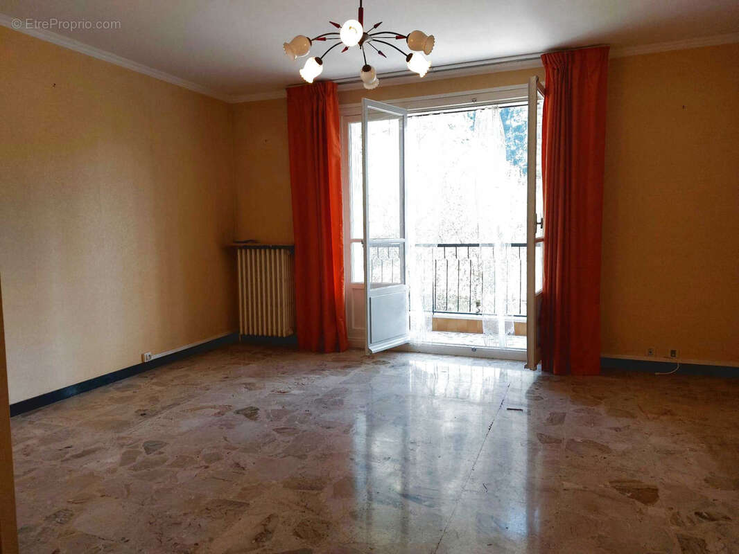 Appartement à BREIL-SUR-ROYA