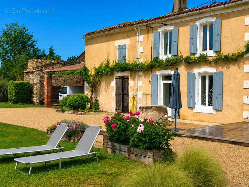 Maison à COURCON