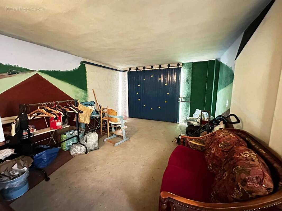 Commerce à SAVIGNE-SUR-LATHAN