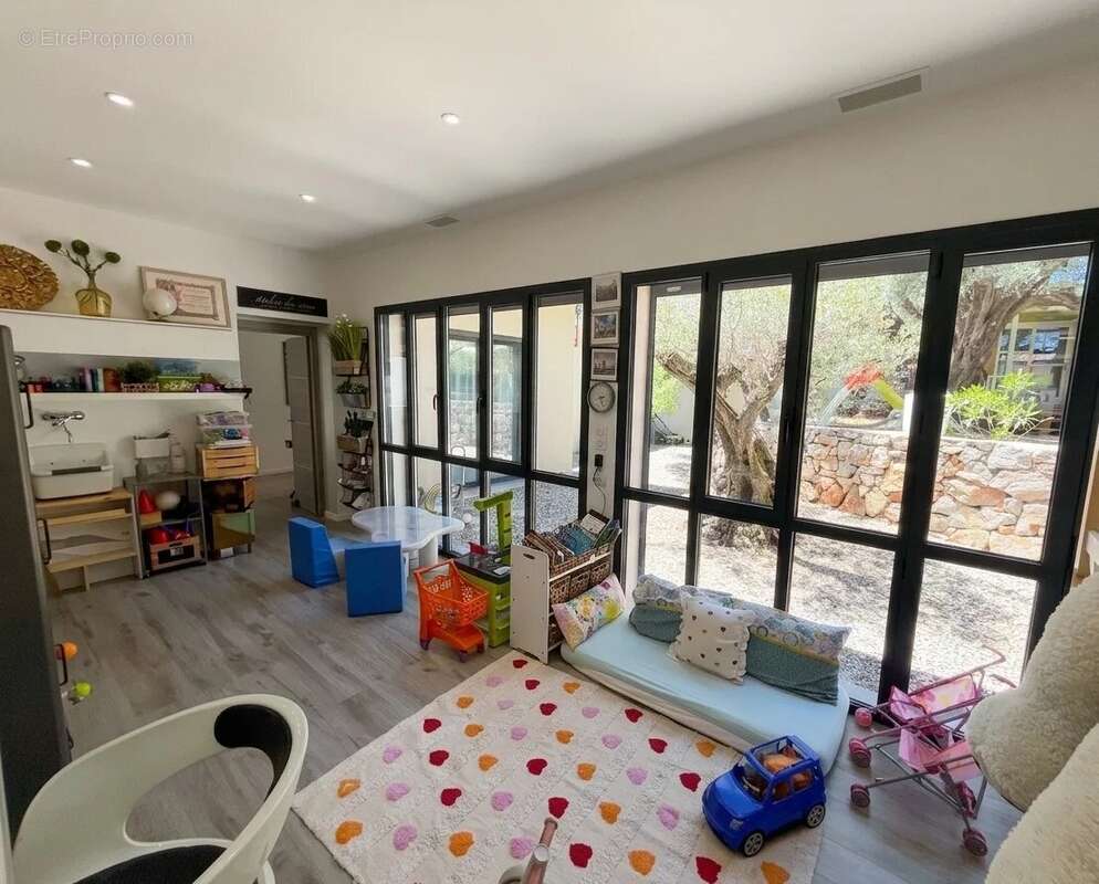 Maison à SOLLIES-TOUCAS