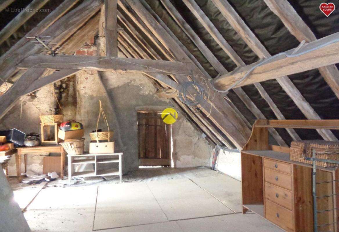 Maison à POUZY-MESANGY