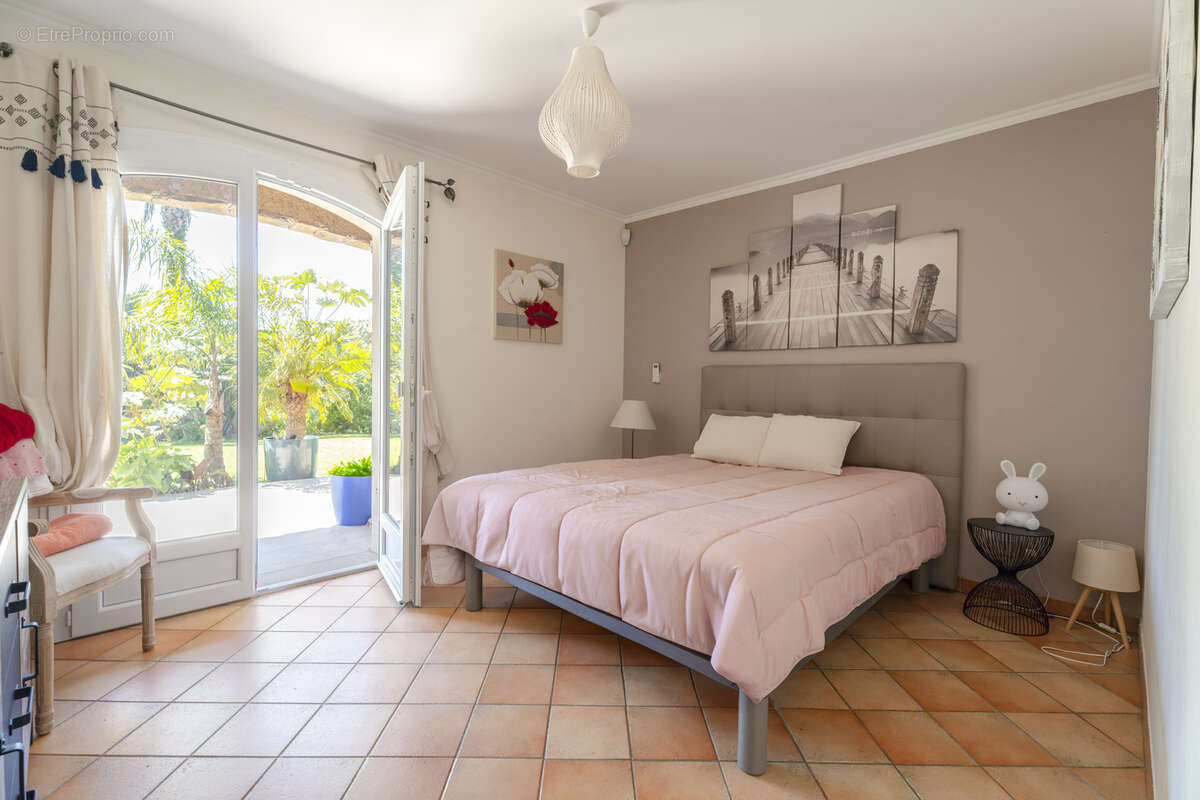 Maison à CARQUEIRANNE