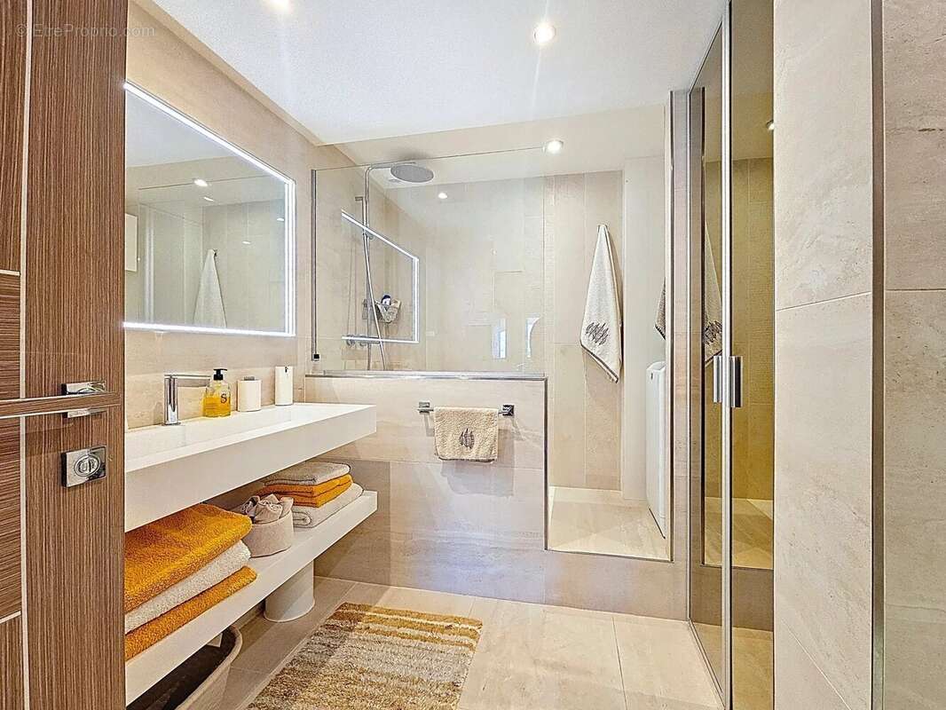 Appartement à MOUGINS