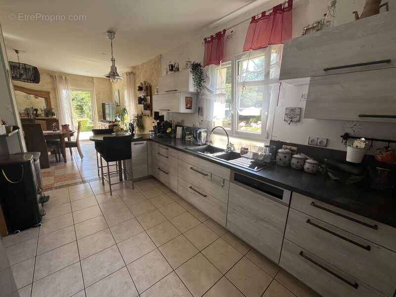 Maison 270 m² à Gisors  - photo 4