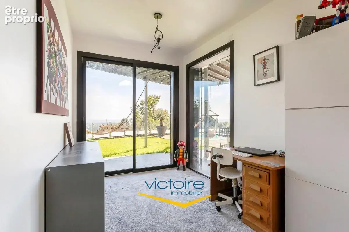 Exclusivité - Maison et adresse de prestige - Vue panoramique sur la Skyline Lyonnaise - piscine, jacuzzi, cinéma - photo 15