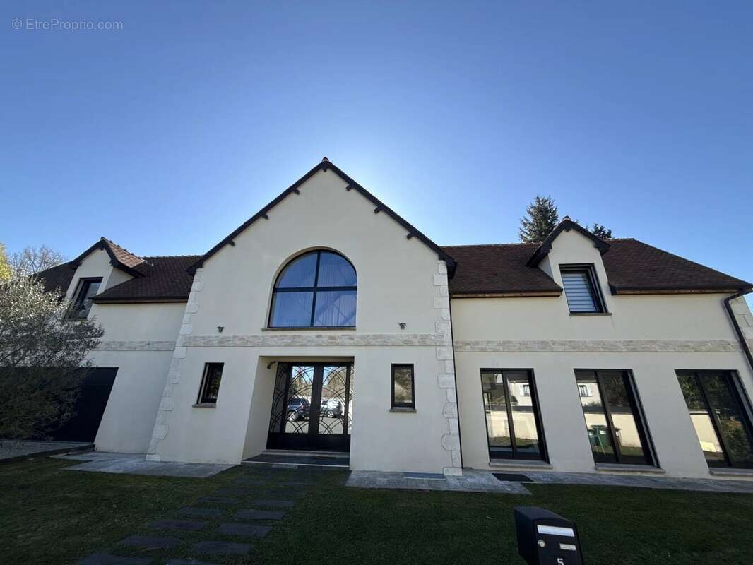 Maison à POIGNY-LA-FORET