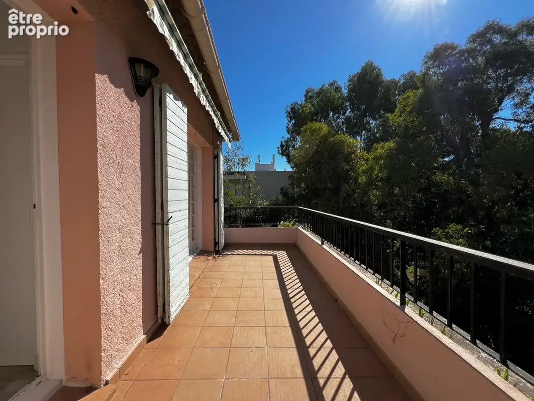 Toulon   petit bois  t3 67 m2   dernier étage avec ascenseur   large balcon - cave & garage - photo 11
