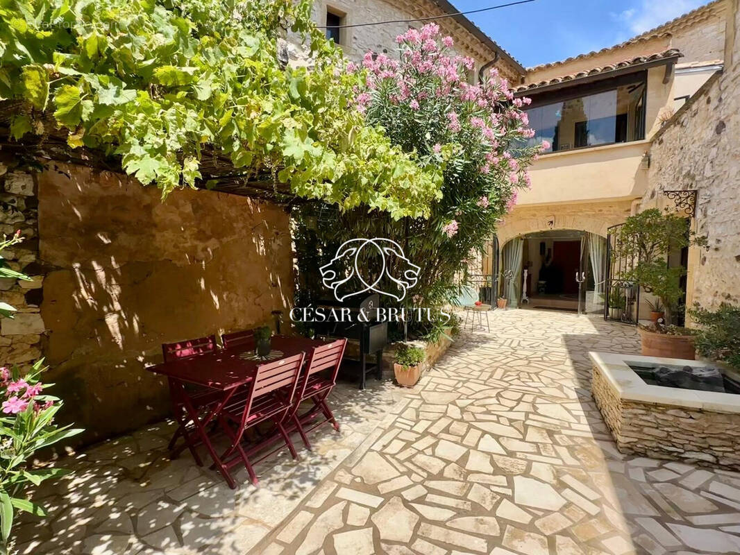 Maison à UZES