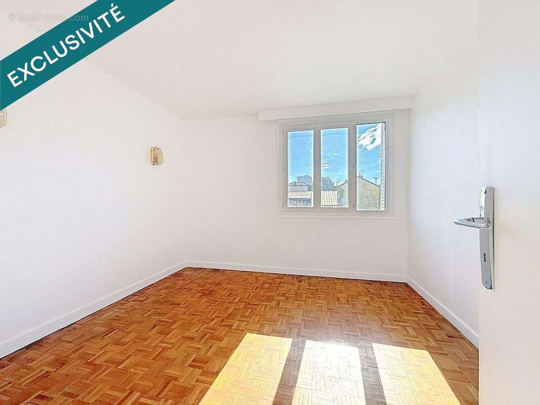 Photo 6 - Appartement à VILLEURBANNE