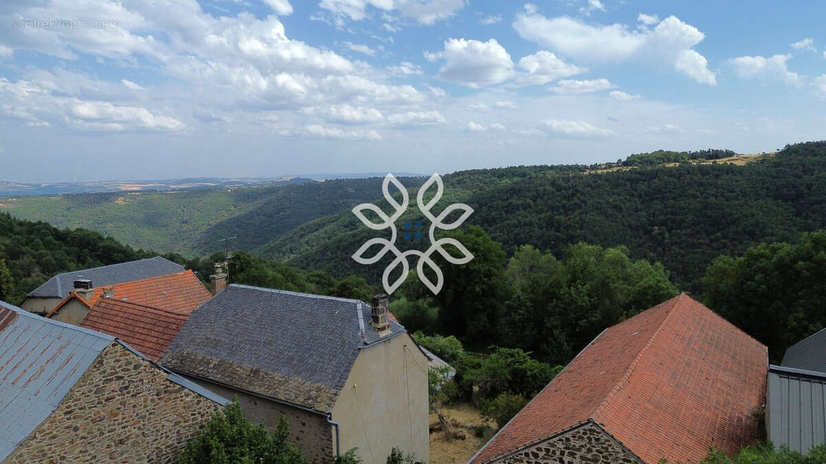 Maison de campagne avec dépendances et terrain de 1 193 m2 à Laurie - photo 5