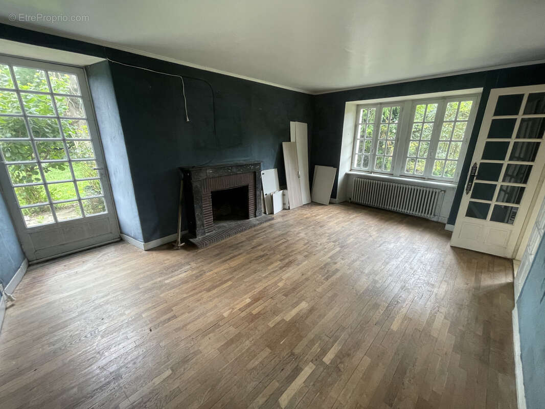 Maison à LES CHERIS