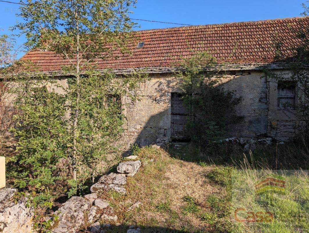 Maison à CENEVIERES