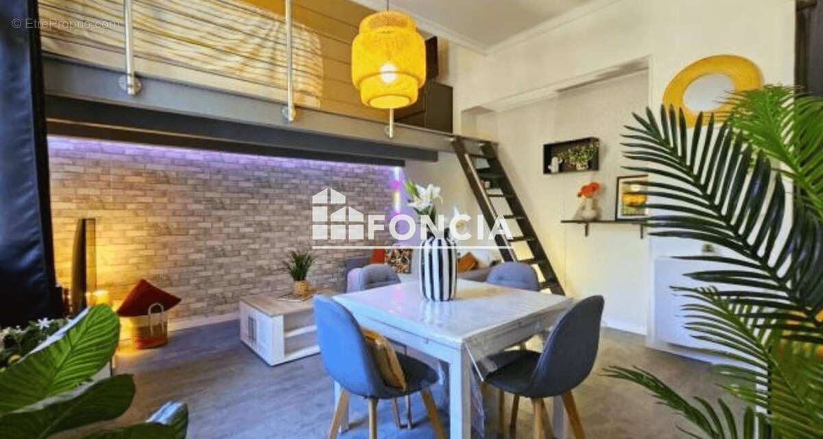 Appartement à HYERES