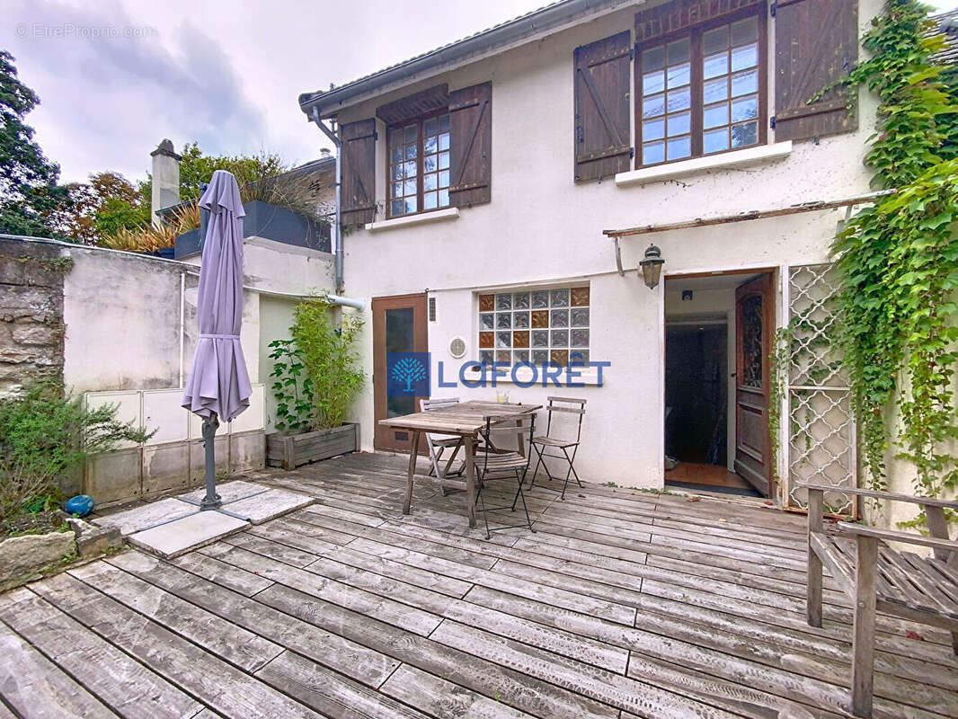 Maison à ETIOLLES