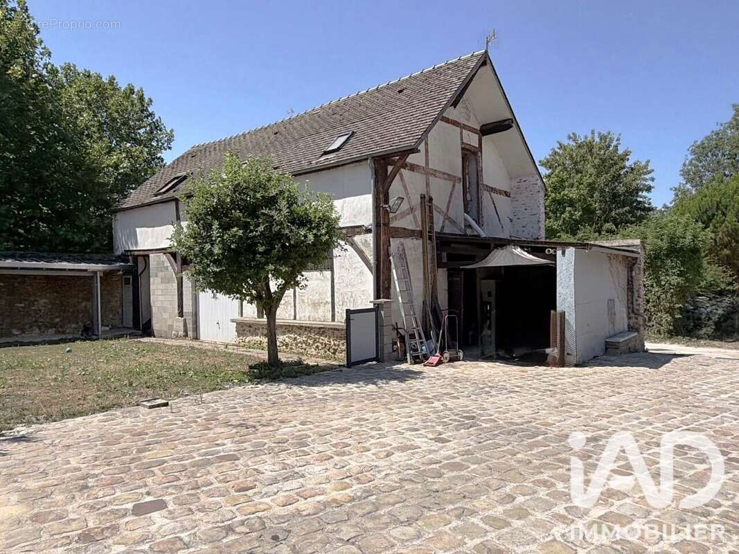 Maison 225 m² à Guignes  - photo 4