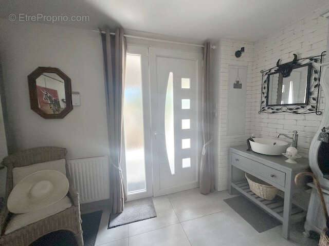 Maison à SAINT-LAURENT-D'AIGOUZE