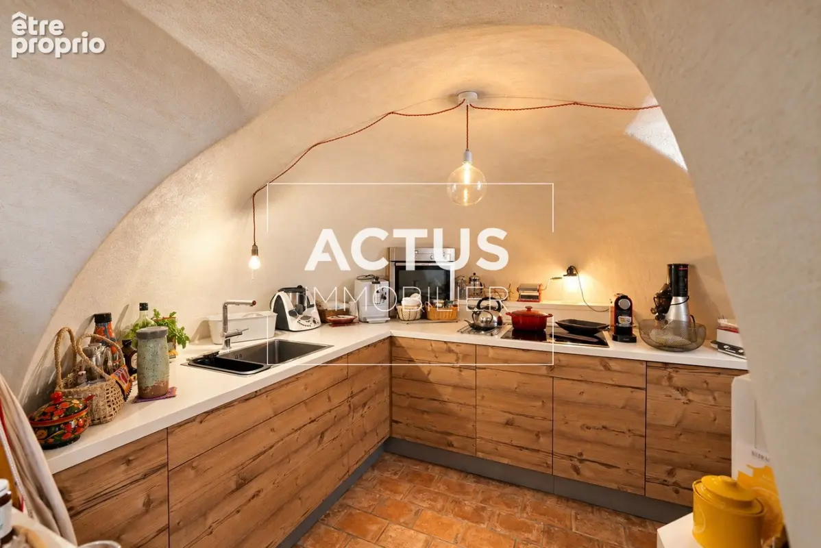 Maison 5 pièces 138 m² à vendre à Salon-De-Provence (13300) - photo 2