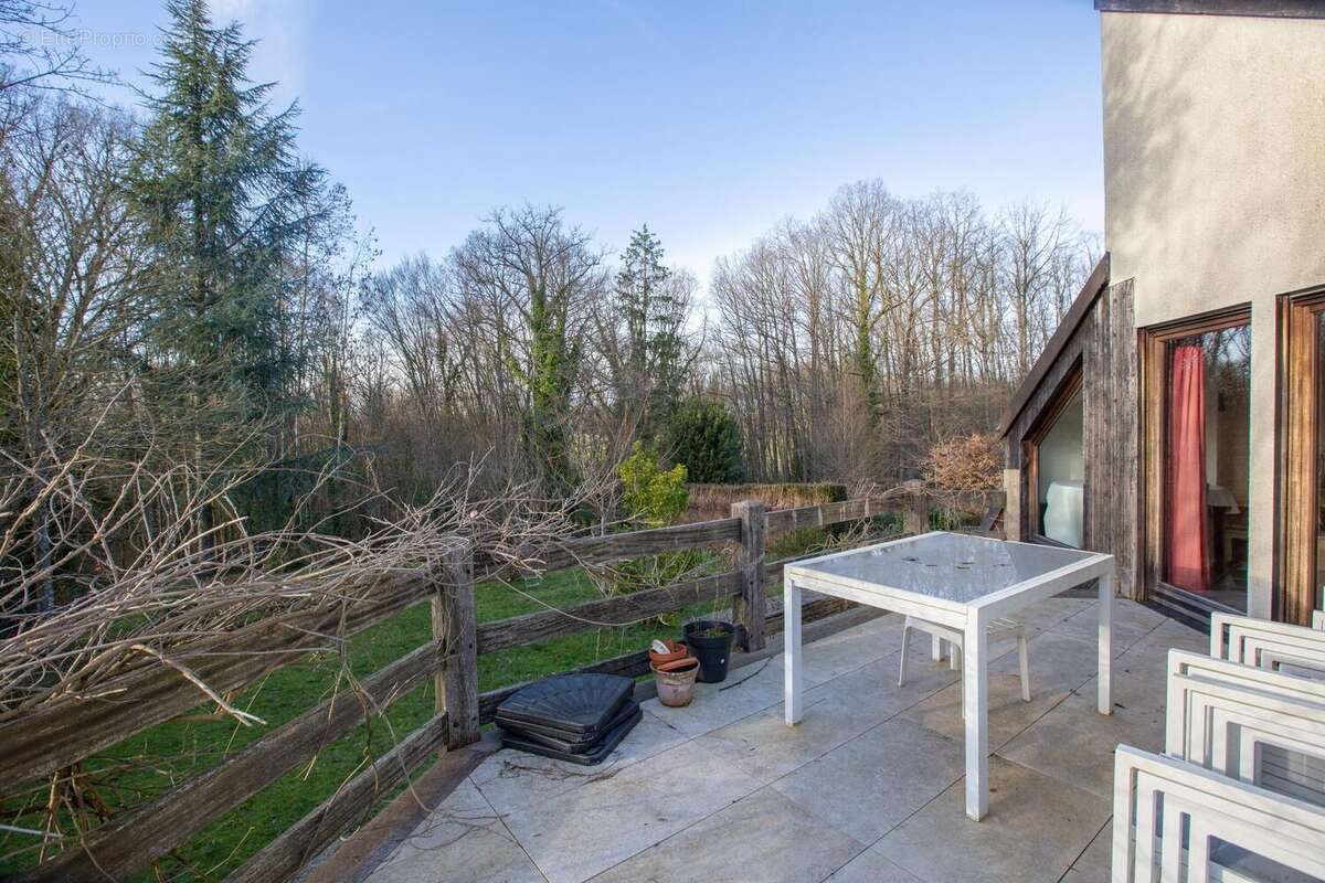 Photo 6 - Maison à LE MESNIL-SAINT-DENIS