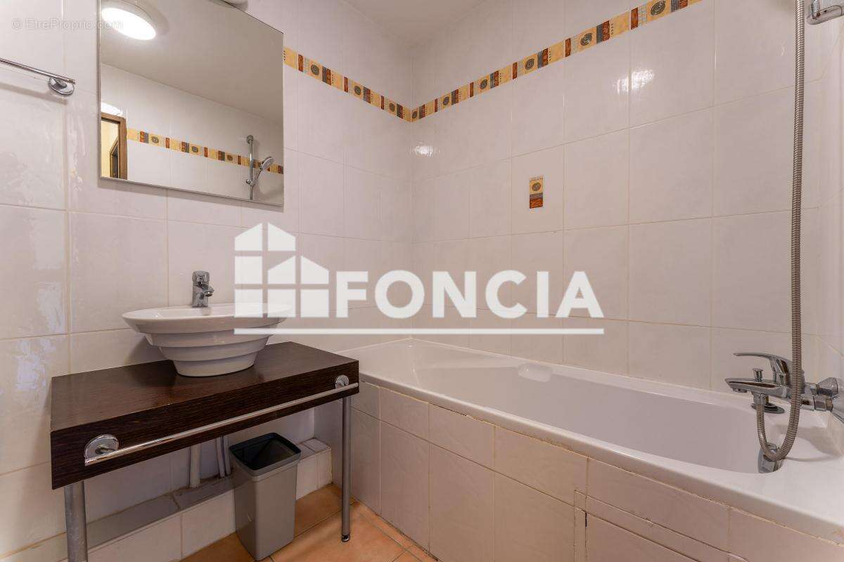 Appartement à BARJAC