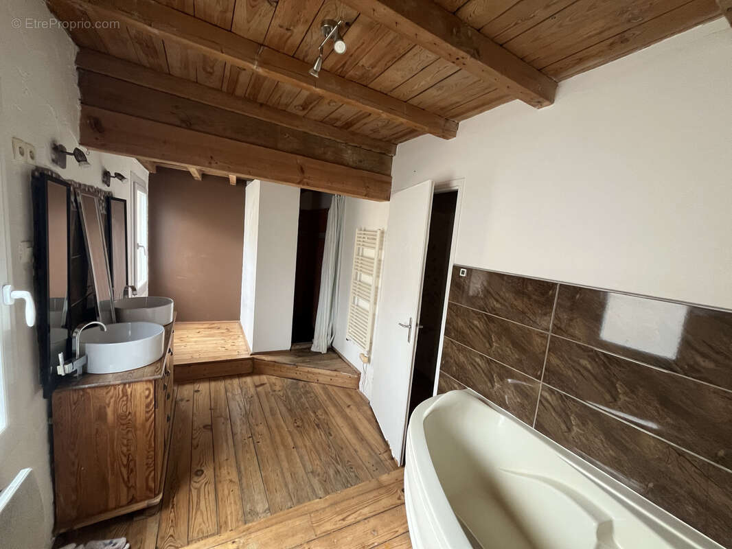 A vendre villa de caractere  de 120m2  villar st anselme - photo 5