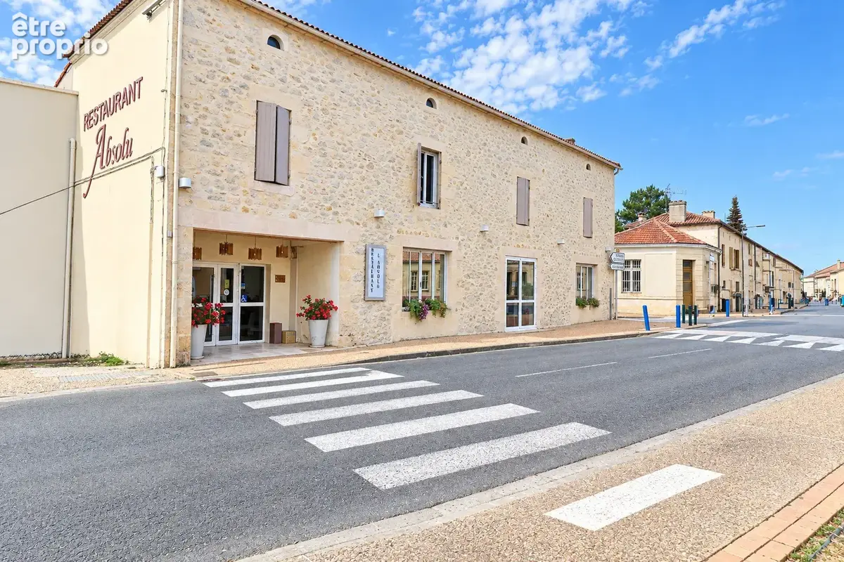 Photo Commerce à Auros au prix de 780 000€