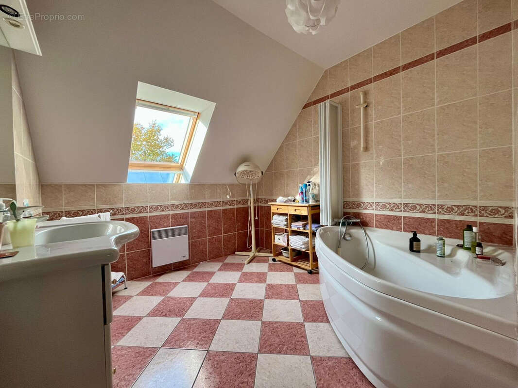 Maison à SAINT-LEGER-DES-BOIS