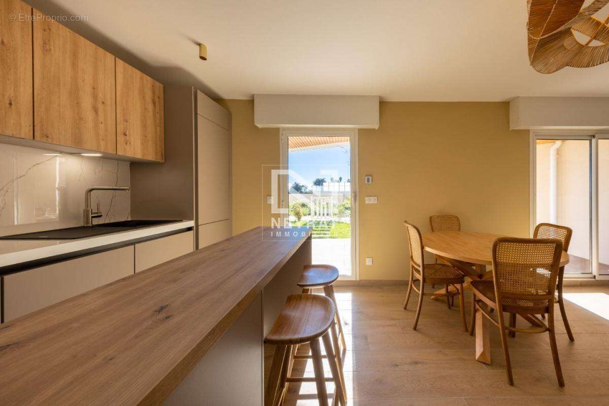 Magnifique t3 en duplex refait a neuf - pieds dans l'eau - photo 12