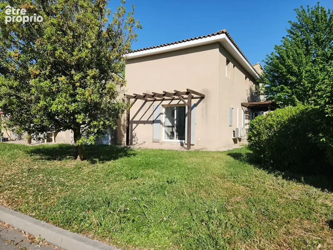 Appartement à SAINT-SATURNIN-LES-AVIGNON