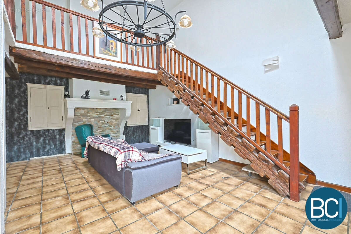 Maison à MONT-L'ETROIT