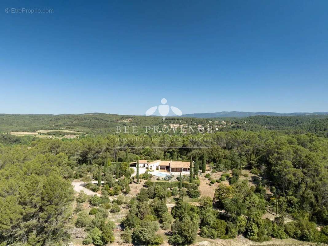 Maison à ENTRECASTEAUX