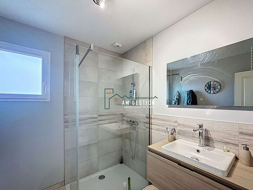 Maison à SAINT-JUST-LE-MARTEL