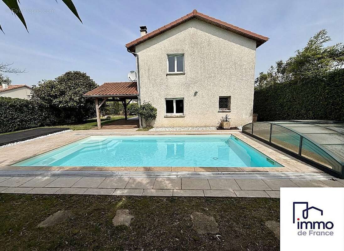 Maison à REVENTIN-VAUGRIS