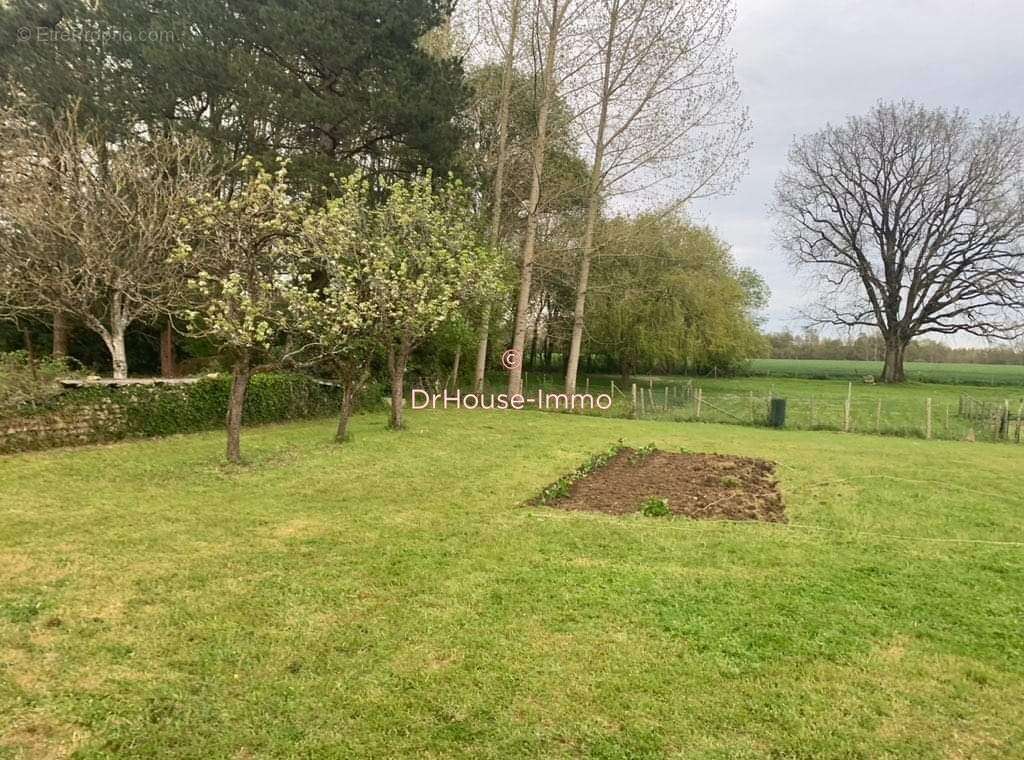 Autre à PORT-D'ENVAUX