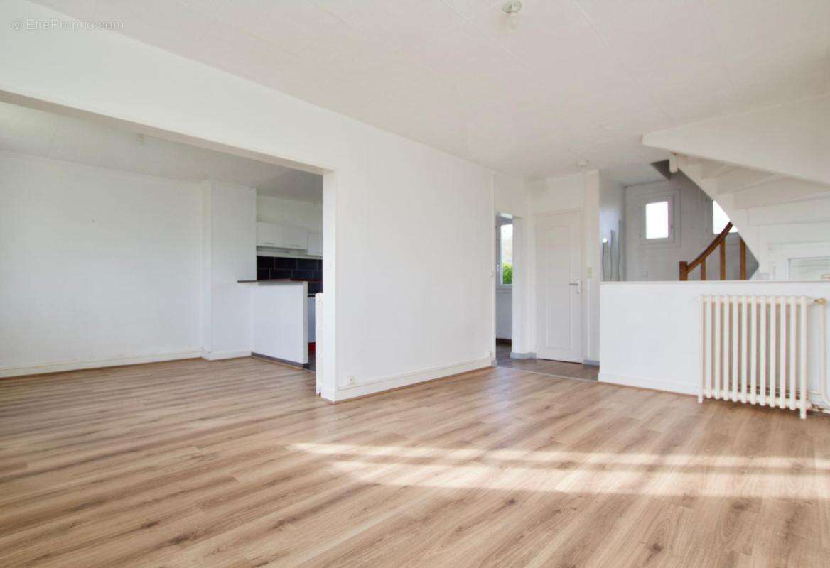 Maison à PLOUER-SUR-RANCE