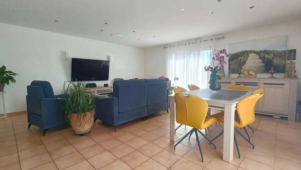 Maison à NEUVILLE-DE-POITOU