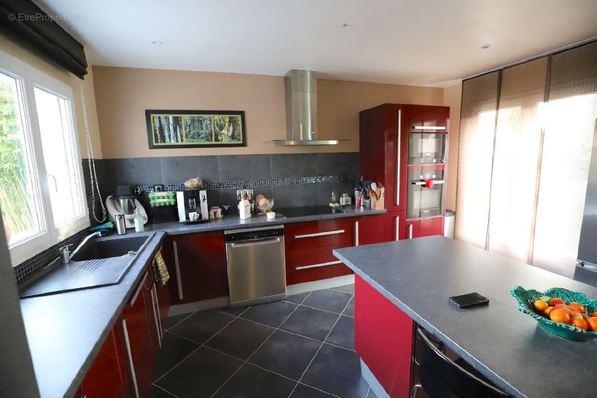 Maison à OZOIR-LA-FERRIERE