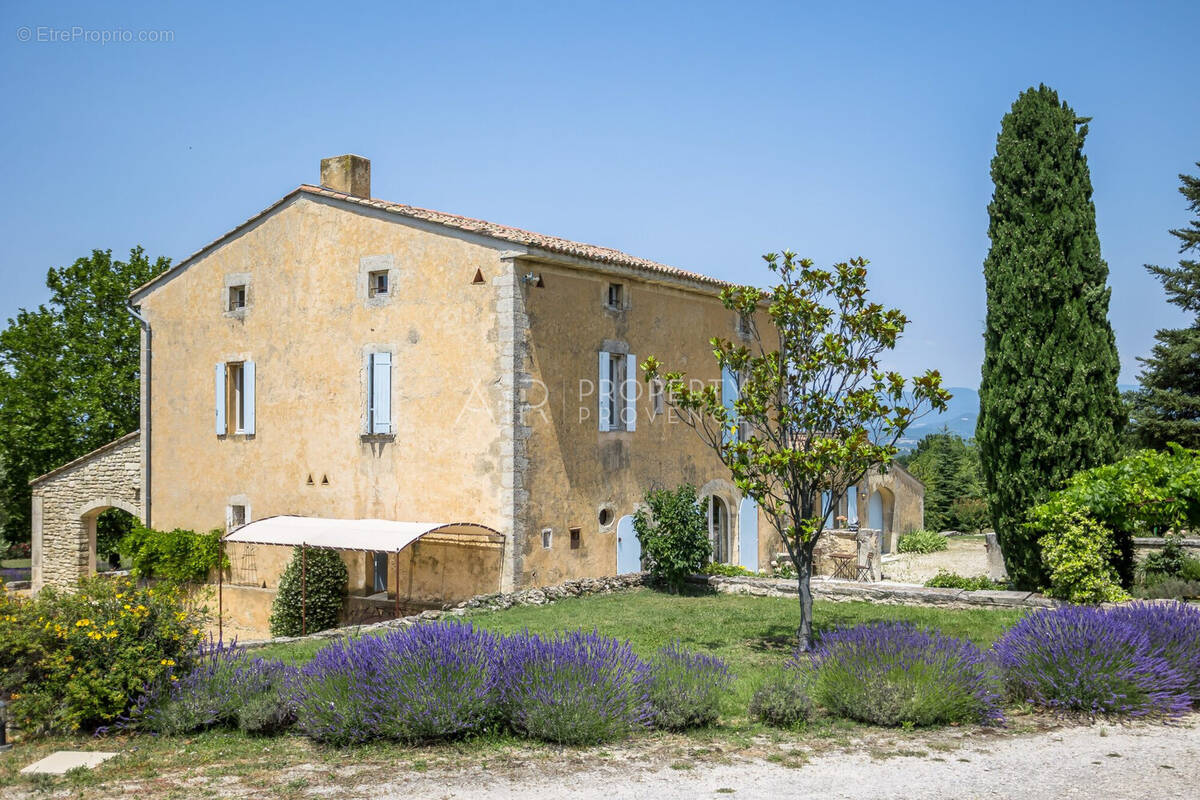façade Nord - Maison à BONNIEUX
