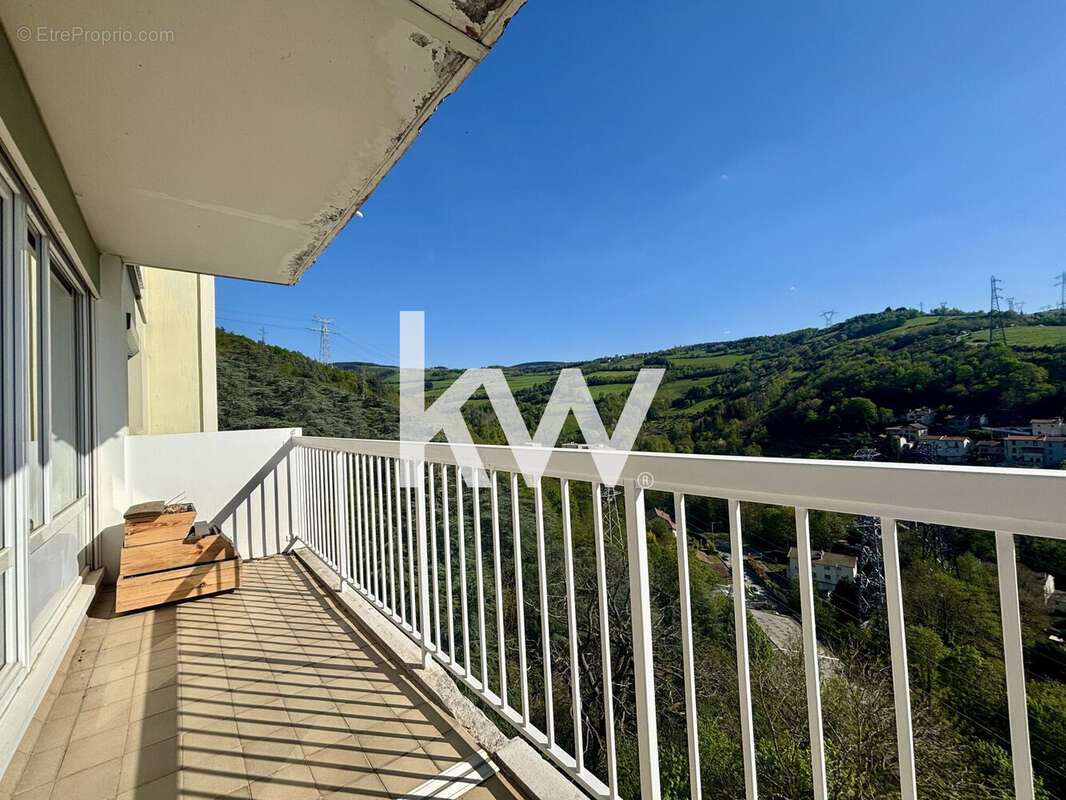Appartement à SAINT-ETIENNE