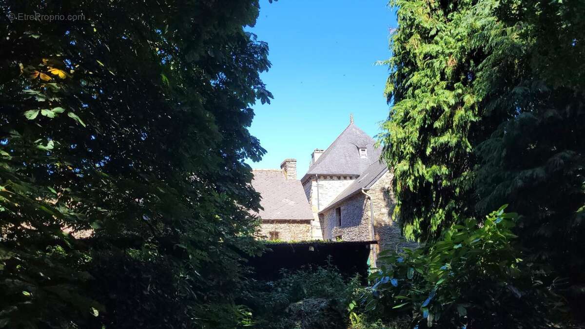 Maison à MERLEAC