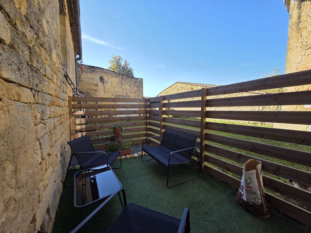 Ensemble immobilier dans le bourg du village - photo 38