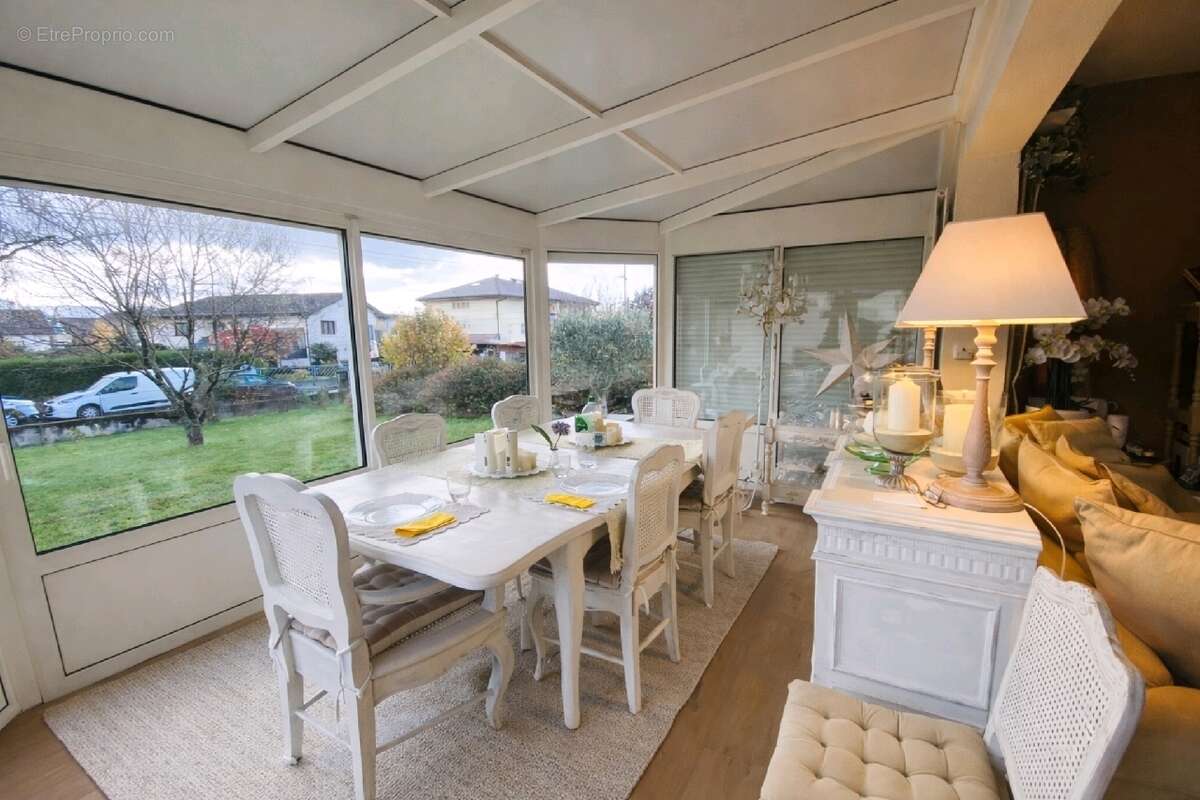 Maison à VILLE-LA-GRAND