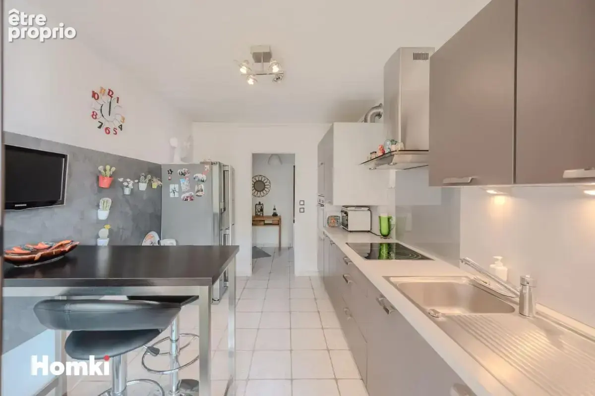 Appartement T4 de 81 m² + terrasse + ascenseur à La Seyne-sur-Mer 83500, Chemin du Vieux Reynier - photo 6