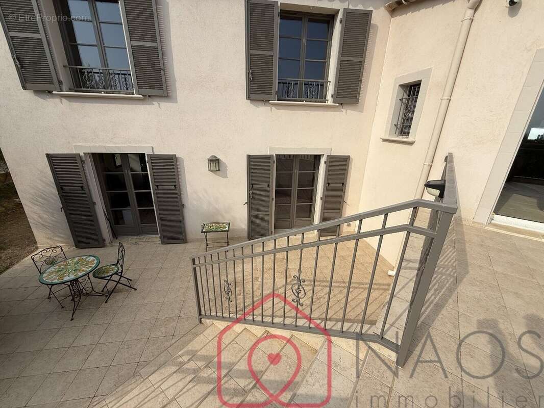 Maison à FREJUS