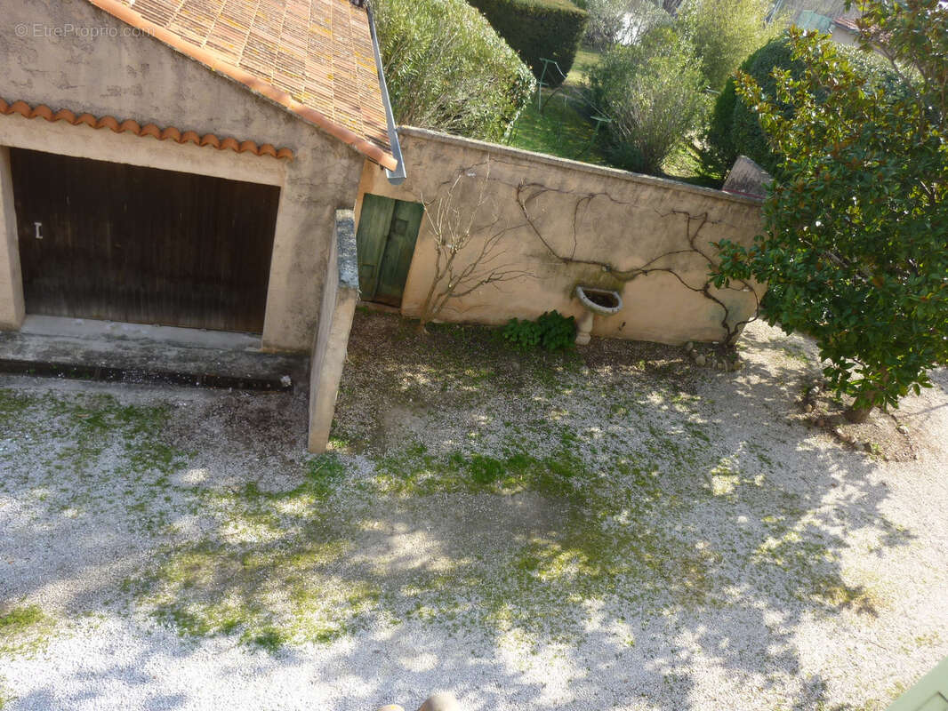 Appartement à SOLLIES-PONT