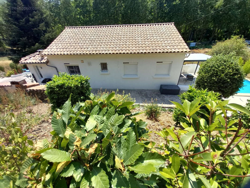 Maison de Standing en parfait état avec piscine. - photo 9