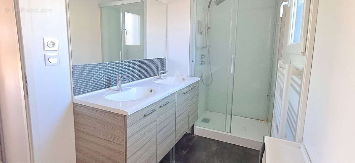 Maison à SAINT-YRIEIX-SUR-CHARENTE