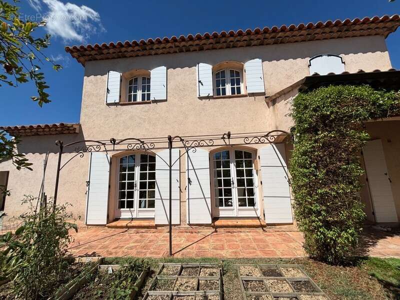 Maison à MOUANS-SARTOUX