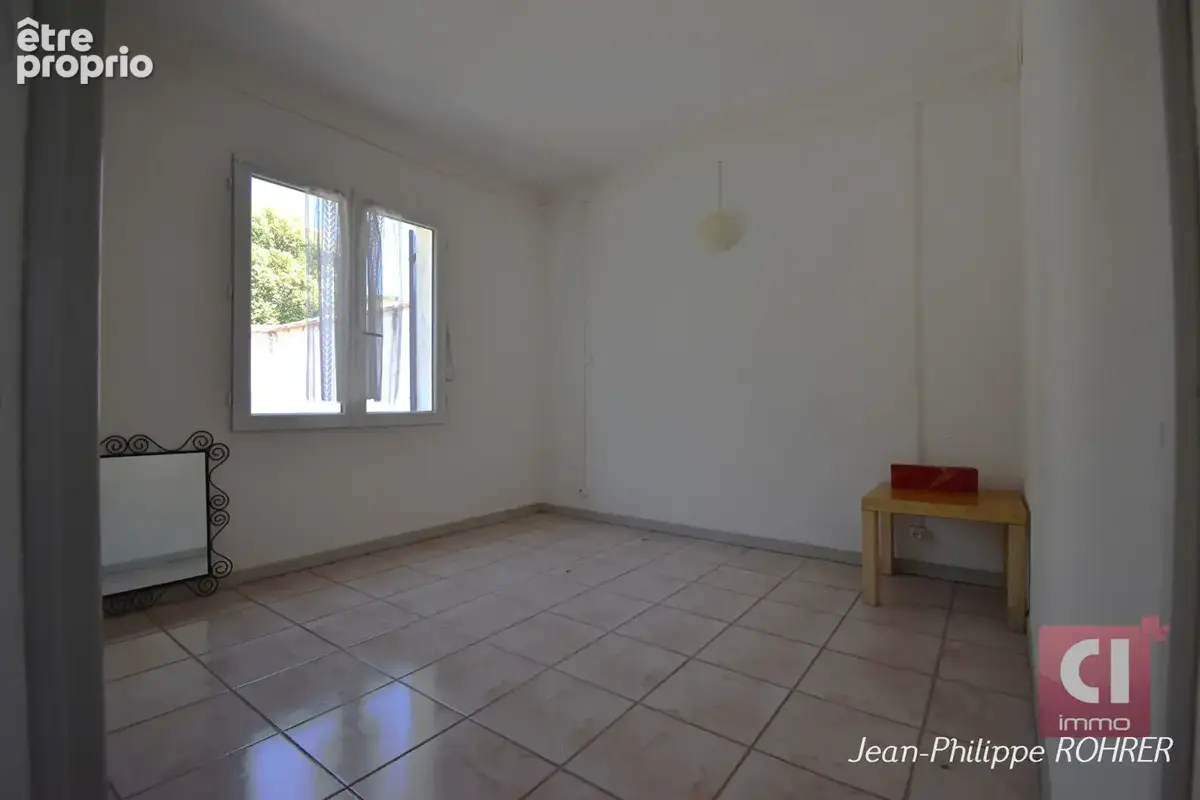 Sainte-anastasie-sur-issole propriété avec 2 dépendances, piscine et garage de 65 m² ? multiples possibilités - photo 6